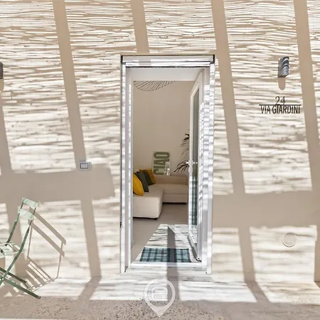 Apartment 24 Via Giardini