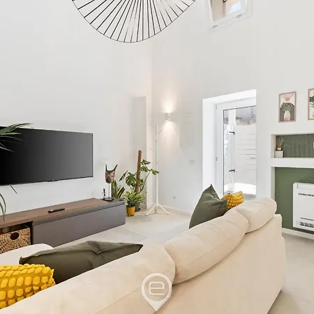 Apartment 24 Via Giardini *