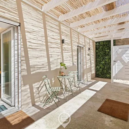 Estay - 24 Via Giardini Cagliari